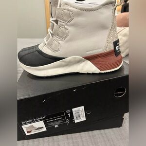 NWT- Sorel - Out and About III Classic Duck Boot SIZE 7